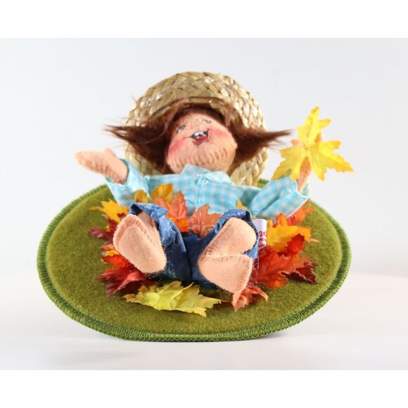 Annalee Thorndike Paula Playing in Leaf Pile 6" Girl Doll 1998 USA Made - Picture 1 of 9